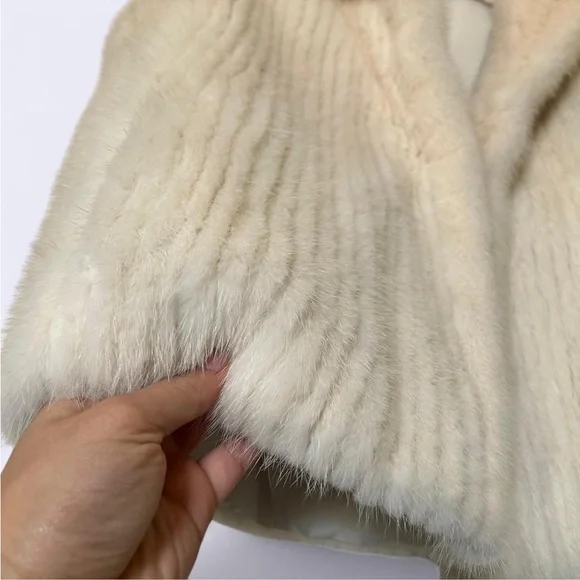 🌟FOX FUR VEST!🌟 - Picture 4 of 6